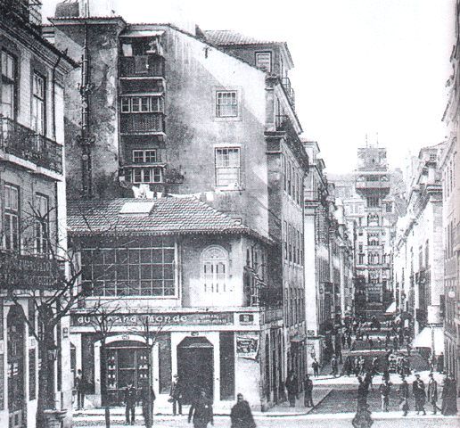 Rua dos Douradores, cruzamento com a Rua de Santa Justa, no início do século XX.